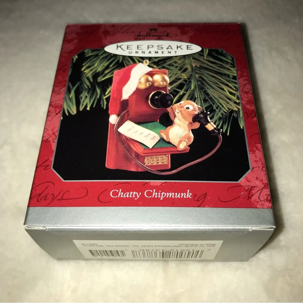 Vintage Hallmark Keepsake Ornament Chatty Chipmunk Handcrafted - Dated 1998